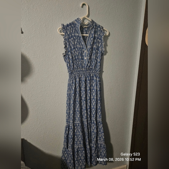 Max Studio Dresses & Skirts - Max Studio Blue Floral Maxi Dress